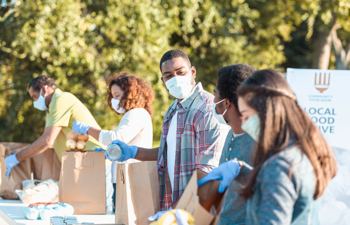 Students volunteering
